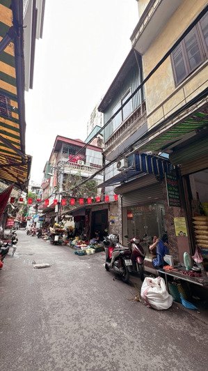 nguyễn trãi 42m, 3 tầng, mt 6m. oto, kd tốt. 9 tỷ