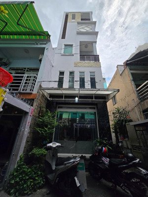 chỉ 5 tỷ 950 -nhà 5 tầng, hẻm 4m hậu giang, quận 6, ngay khu ẩm thực hậu giang