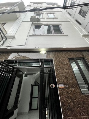 nhà 5 tầng - full nội thất. chỉ 3,7 tỷ - 3pn. 200m ra đê hoài đức. 500m vành đai 4. 10p yên nghĩa