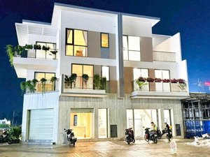 bán shophouse tp. thủ dầu một, bình dương thanh toán 30% là nhận nhà ngay. liên hệ: 