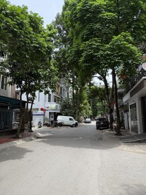 siêu hiếm liền kề văn quán 35m2 5 tầng mt 7m ô tô tránh vỉa hè 12.39 tỷ không lỗi lầm