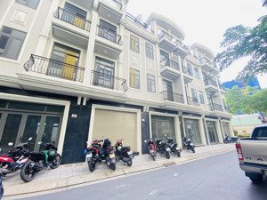 bán nhà phố bcons city, xd 4 tầng, mặt tiền đường thống nhất, dĩ an, sổ hồng riêng, 8,812 tỷ