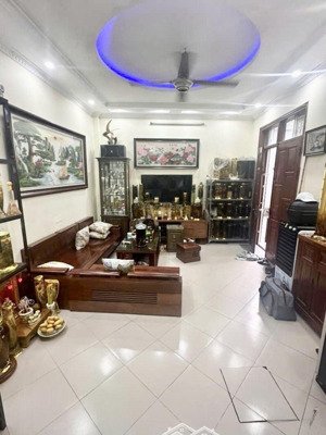 bán nhà ngõ 83 tân triều 5 tầng 32m2, lô góc thoáng sáng sát ô tô, nhỉnh 6tỷ (có thương lượng)