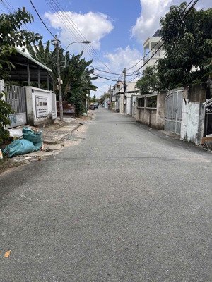 bán đất full thổ cư hai mặt tiền đường thạnh lộc 49, phường thạnh lộc q12,dt169m2(8x21). hẻm ô tô