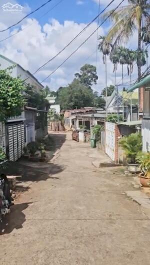 Đất hẻm A11 thôn 1 Cư Ebur đường ô tô