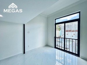 khai trương phòng mới tại tô hiến thành - 40m2 - đầy đủ nội thất có gác cửa sổ thoáng - có thangmay