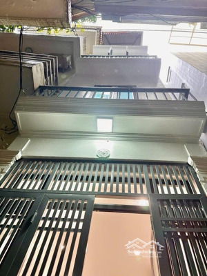 bán nhà xây mới 45m2 oto đỗ cửa ngày đêm cách mặt phố thái hà 50m