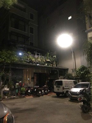 bán biệt thự tại xuân la, tây hồ trước nhà có sân rộng để 4 oto thoải mái giá 45 tỷ, 110m2