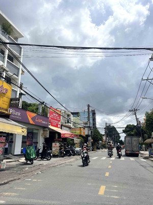 bán mặt tiền kinh doanh sầm uất ngay chợ đêm man thiện 65m² cho thuê 30tr/tháng - chỉ 12 tỷ