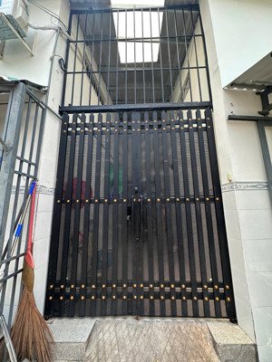 nhà mới đẹp 1 lầu 1 gác vào ở ngay hẻm xe hơi trung tâm thủ đức