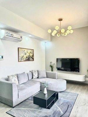 bán nhanh căn 2pn view sông masteri thảo điền full nội thất - lh 