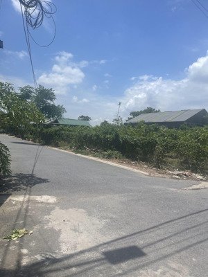 3,55 tỷ mảnh đất 32m2 long biên, cần bán sổ đỏ ôtô đỗ gần đất