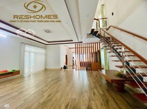 cho thuê căn biệt thự 1t1l ngay song ngữ lạc hồng