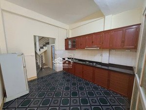 bán nhà ngõ 512 hoàng hoa thám ô tô vào nhà, 7 chỗ quay đầu, giá cực mềm