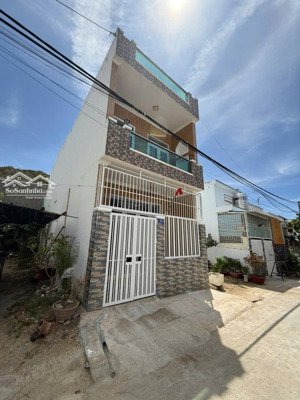 bán nhà 1 trệt 1 lầu đường số 01 - vĩnh hoà diện tích: 63m2