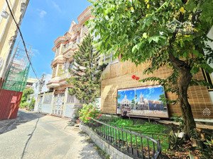 5tỷ x, nhà 5 tầng, ô tô 7 chỗ đỗ cửa, nhà thờ sao mai, khu vực rất đẹp
