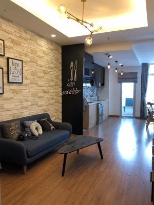 chủ bán căn góc cc bàu cát ii q.tb. dt 60m2 2p 2wc. sh. giá 2,27 tỷ. lh 