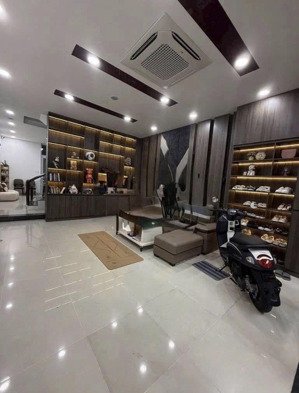 cho thuê nguyên căn mặt tiền sư vạn hạnh, p12, quận 10