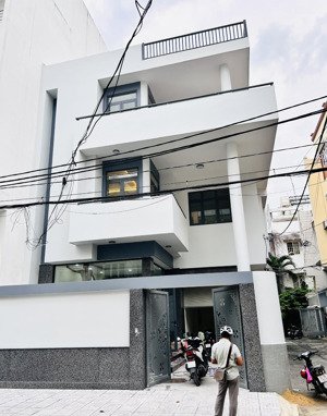 nhà gần phố đi bộ xuân thủy diện tích: 8x20m trệt 2 lầu cho thuê