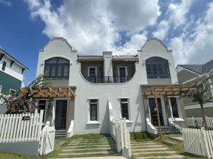 bán nhanh biệt thự song lập 10x20 nằm ngay khu 3 giá chỉ 5.35 rẻ nhất novaworld phan thiết