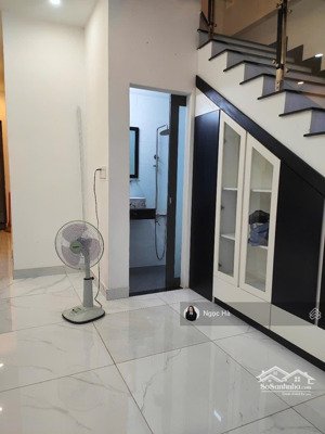 nhà phố 2 tầng sẳn hợp đồng cho thuê full nội thất chỉ 3ty150