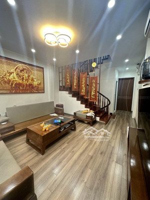 bán nhà ái mộ, bồ đề. ô tô vào cửa, 45m2, 4t, mt: 4.1m, 9.3 tỷ. nhà đẹp, khu vip, gần mặt phố.