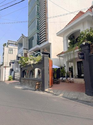 biệt thự thành thái ngang 11mx22 gồm 2 tầng lầu mới đẹp giảm sâu còn 42 tỷ thiện chí cn đủ 150m2