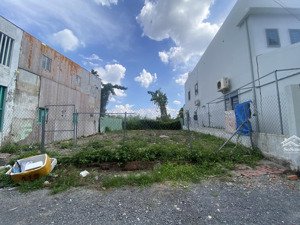 chỉ 5,5 tỷ có đất full thổ (10x18m), đường xe tải, lê văn lương, nhơn đức