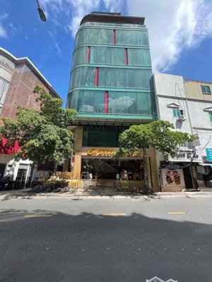 gấp!!!mặt tiền nhà có thang máy 27 đường rạch bùng binh quận 3