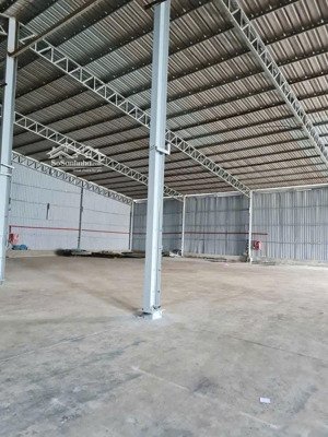 cho thuê nhà xưởng ngay quốc lộ 13, có pccc đường container