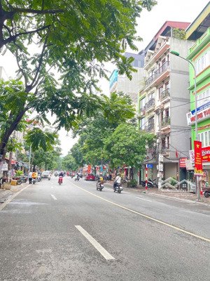 mặt ngõ nông - gần ô tô - mặt tiền rộng - full nội thất cách phố 20m. chỉ 5,99tỷ sở hữu 5 tầng