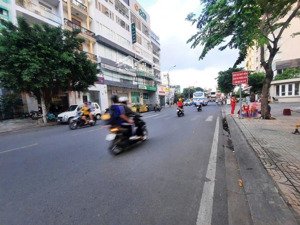 5x15m, 5 tầng mặt tiền cao văn lầu gần chợ bình tây quận 6, giáp q5