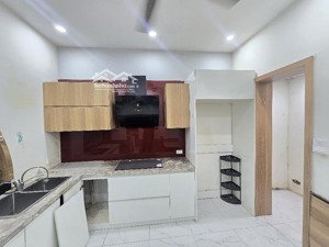 cần bán nhà thoáng, ngõ rộng, ngay 250 kim giang, đại kim, 50m2, 5 tầng 1 tum, đủ nộ thất giá 9 tỷ