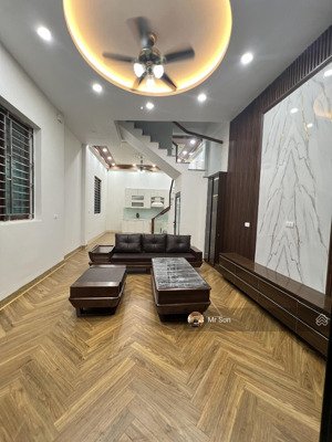 bán nhà phố xốm gần cây xăng 46m2 - 3.5t - 4pn nhà đẹp về ở ngay