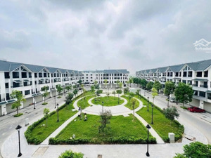 cần bán căn lk view vườn hoa giá tốt