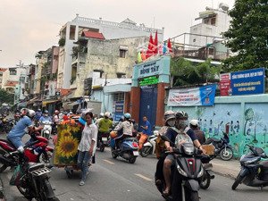 đối diện trường học gần chợ lớn! mt bình tây, p. 1, quận 6 (3.5x17m) 5 tầng chỉ 13 tỷ