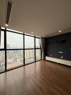 [siêu hiếm] bán căn hộ 3n2w dt 108m, toà mipec rubik xuân thuỷ, sẵn sổ full nội thất mới