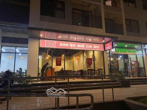 1 căn duy nhất tại vhgp: shop mặt sảnh đường chính đã có sổ giá chỉ 4.6 tỷ bao hết có sẵn hđt