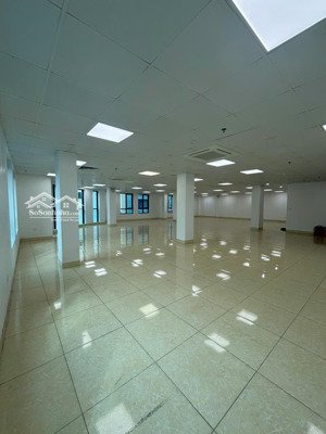 cho thuê sàn văn phòng mặt bằng kinh doanh lô góc nguyễn khang, cầu giấy