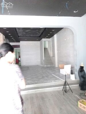 cho thuê nhà mặt tiền đường trần quang khải 1 trệt 1 lầu giá thuê 15 triệu.