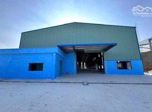 cho thuê kho xưởng 2700m2 giá 150 triệu. tại bình mỹ, bắc tân uyên, hcm. lh . mr long