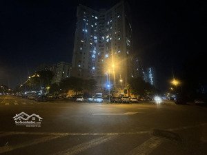 bán căn cc ở oct3a resco phạm văn đồng, dt 148m2, giá 9.3 tỷ xuân đỉnh, bắc từ liêm