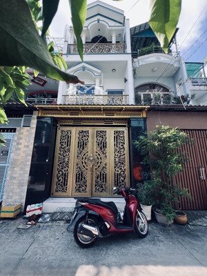 hxh rộng 4.2x20m (3tầng) nhà đẹp lung linh đúc chắc chắn ngay nguyễn sơn, nguyễn nhữ lãm