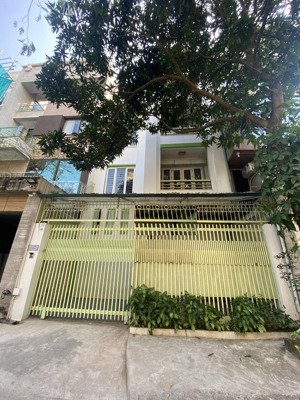 cho thuê biệt thự kđt mỹ đình - lưu hữu phước. dt 160m2, 4 tầng, có điều hòa, view vườn hoa