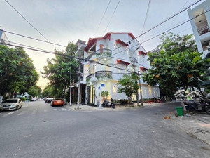 em chính chủ bán nhanh lô góc hoà minh lý chính thắng và hoà mỹ 5 . đường 7m5 và 5m5 giá cực tốt