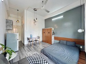 cho thuê chdv có ban công đầy đủ tiện nghi gần chợ cây quéo, phố ẩm thực phan xích long phú nhuận