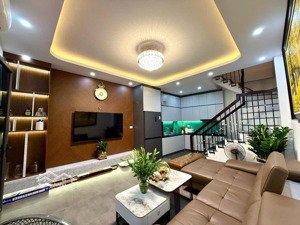 trần phú, 40m2 x 5 tầng, mt 4.2m, ngõ thông, cách phố 30m, ba gác tránh xe máy, giá 6.8 tỷ