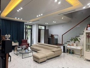 chính chủ bán biệt thự hướng đông nam view triệu đô để ở/nghỉ dưỡng tuyệt vời. lh 