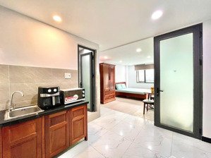 siêu thoáng! căn hộ mới full nội thất ngay phan xích long có thang máy - an ninh cao