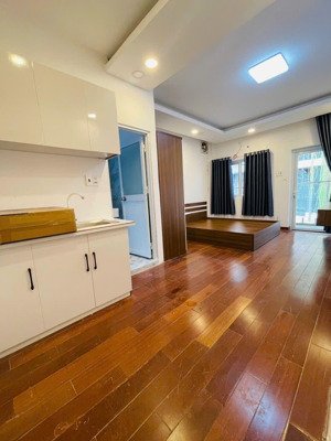 căn hộ studio ban công thoáng mát gần văn lang cs3, iuh ở được 3-4 người